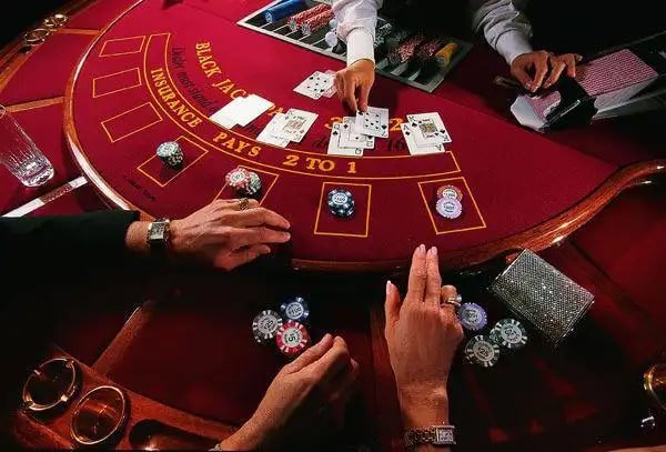 Khám phá các trò chơi bóng đá, slot online và casino trực tiếp tại ae6666